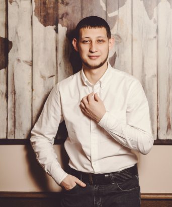 мужские стрижки, моделирование бороды в барбершоп Х.О. в центре Москвы мужской парикмахер Азамат